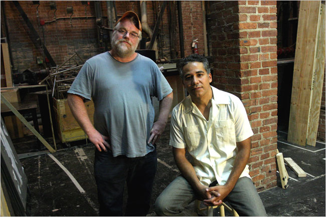 Phillip Seymour Hoffman y John Ortiz